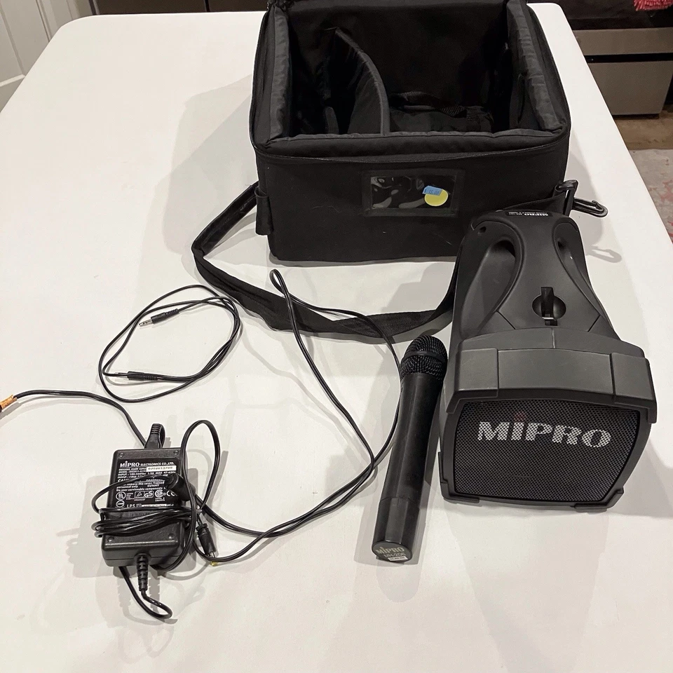 Altavoz Mipro MA-101 PA con micrófono inalámbrico con cables/correa/estuche probado Foto 1 de 4