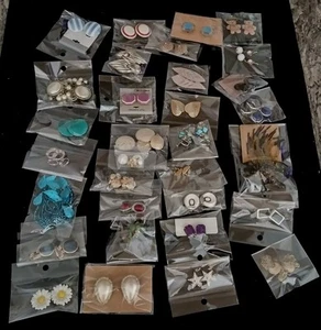 Lote de 30+ pares de pendientes de clip vintage-ahora venta inmobiliaria-todos los estilos, uso/reventa EL5 - Imagen 1 de 24