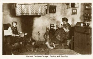 REAL PHOTO POSTCARD CROFTERS COTTAGE CARDING & SPINNING SHETLAND ISLES, SCOTLAND - Picture 1 of 2