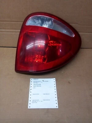 Lámpara de luz trasera Dodge Caravan 2001-2003 lado derecho del pasajero  Foto 1 de 2
