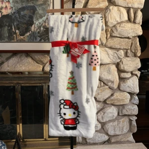 Hello kitty faux rabbit fur Christmas blanket - Picture 1 of 11