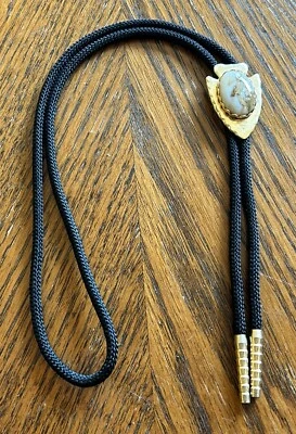 Collar de corbata Bolo punta de flecha ágata marrón tono dorado Foto 1 de 4