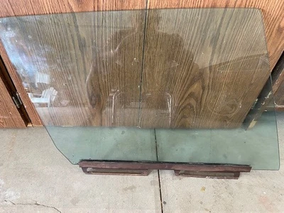 Cristal puerta temprana Porsche 911 (juego de tres piezas una transparente y dos tintadas) Foto 1 de 4