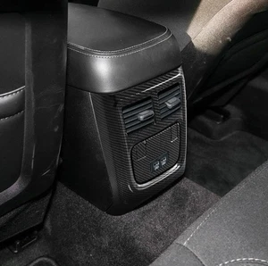 Cubierta de marco de ventilación de salida de aire trasera de fibra de carbono para Chrysler 300 2015+ - Imagen 1 de 7