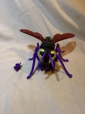 SKYWASP - Transformers Legacy  BUZZWORTHY BUMBLEBEE - CREATURES COLLIDE - Image 1 of 4