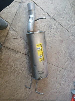 Exhaust Muffler Assembly-Quiet-Flow SS Walker 54485 fits 00-05 Ford Excursion Foto 1 de 3