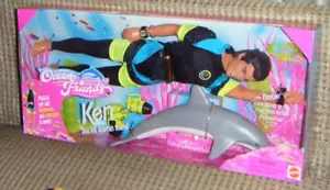 1996 BAMBOLE OCEAN FRIENDS KEN & DELPHIN FRIEND NUOVE CON SCATOLA BARBIE BOYFRIEND MATTEL 15430 - Foto 1 di 2