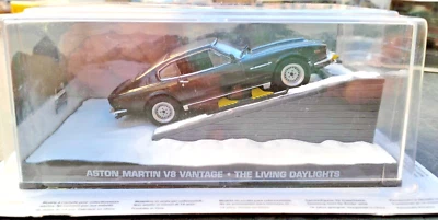 AUTOMODELLO 1 / 43- 007-ZONA PERICOLO-ASTON MARTIN V8 VANTAGE- IN BOX- MA4 - Immagine 1 di 4