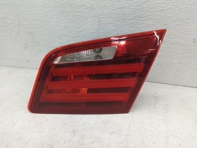 Lanterna traseira lateral direita do passageiro 2011-2013 BMW 535i fabricante de equipamento original ECFSY - Imagem 1 de 4