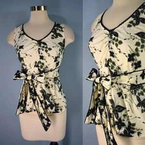 ODILLE Anthropologie Top 2 ärmellos Bindegürtel Blumen Schmetterling Print grün - Bild 1 von 4