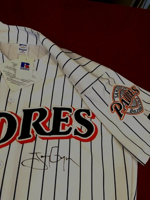Tony Gwynn Signed San Diego Padres Jersey -JSA Authenticated #B62124 - Image 1 of 4