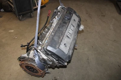 Motor M54B22 Ohne Anbauteile M54B22O0 2171 CCM 125 KW BMW 320i touring Bj 2001 - Bild 1 von 4