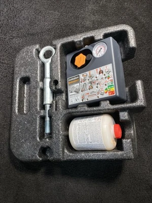 Комплект буксировочных крюков для насоса воздушного компрессора аварийного запасного колеса Volvo S60 V60 11–18 годов выпуска от оригинального производителя - Изображение 1 из 4