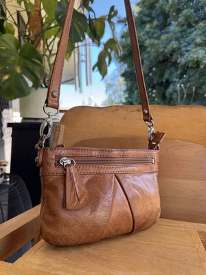 ELLINGTON Crossbody Bag Shoulder Purse Genuine Leather Pleated Belt Bag Vintage - Imagem 1 de 4