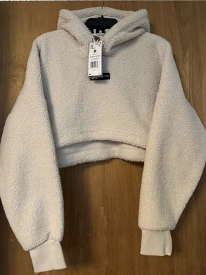 Camiseta Adidas Moon Boot Worms peso pesado cropped lã tamanho médio nova com etiquetas - Imagem 1 de 4