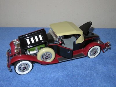 1930 PACKARD BOATTAIL SPEEDSTER SIGNATURE MODELS 1:18 OPENING DOORS HOOD & TRUNK - Image 1 of 4