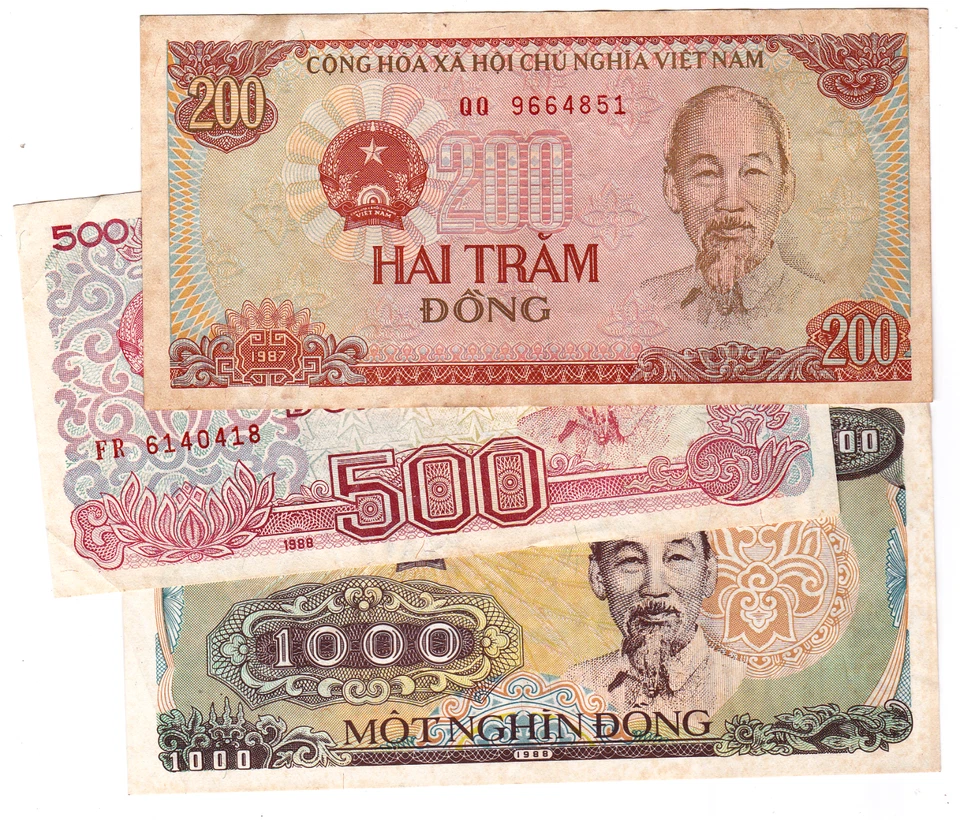 Mazuma *F2496 Vietnam 1987-1988 200,500 & 1000 Dong 3pcs EF-GEF - Image 1 of 3