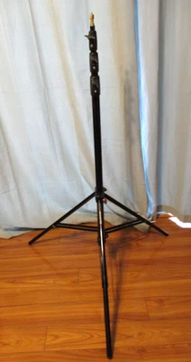 Soporte de luz maestra de aluminio con amortiguación de aire Manfrotto 1004BAC Foto 1 de 4