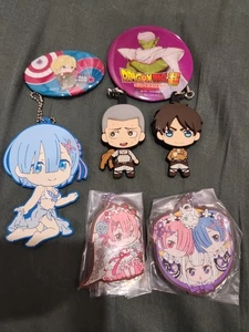 Lote de 7 prendedores de llavero de goma Re Zero Attack on Titans - Imagen 1 de 2