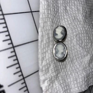 Vintage Carved Blue Shell White Cameo Lady Clip on Earrings Silver Tone 3/4 Inch - Picture 1 of 5
