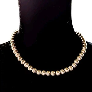 Women's Magnetic Pearl Necklace 18" - Picture 1 of 5