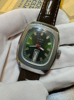 Slava Watch Fridge Green Dial 26 Jewels 2428 Mechanical Hand winding Wristwatch - Image 1 of 4