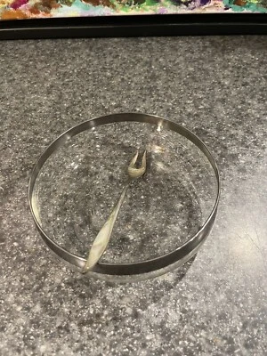 ONEIDA HEIRLOOM PLATA ESTERLINA OLIVO PEPINILLO TENEDOR Y pequeño cuenco de vidrio Foto 1 de 4