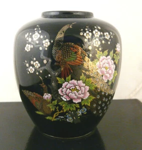 VTG PORCELAIN HAND PAINTED GINGER JAR OR VASE - PEACOCK-CHRYSANTHEMUM - JAPAN - Picture 1 of 12