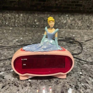 Vintage Cinderella Digitaler Wecker Disney Princess rosa Modell DC94530 getestet - Bild 1 von 13