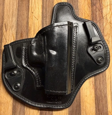 Bianchi Model 135 IWB Holster - Image 1 of 2