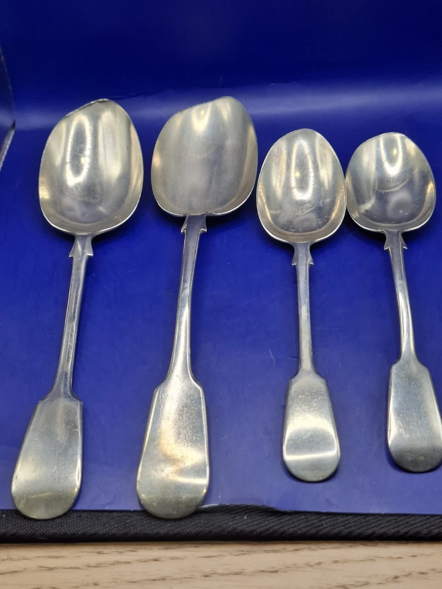 KLYNGTSK 2-Piece Stainless Steel Serving Spoons - Large 25cm & 22cm Spoons For Buffets, Parties & Restaurants