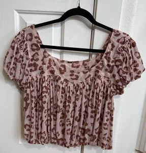 Free People XSmall Megs pink cheetah print short sleeve cropped bubble top NWT - Picture 1 of 6
