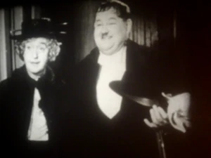 Standard 8mm SILENT 200'' Mr. Hardy & Miss Laurel Original Box French release - Picture 1 of 18