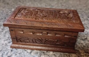 Vintage 4 Inch Kashmiri Walnut Wood Hand CarvedTrinket Box - Picture 1 of 7