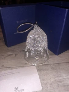 Impresionante adorno de campana de Navidad anual Swarovski en caja azul G - Imagen 1 de 5