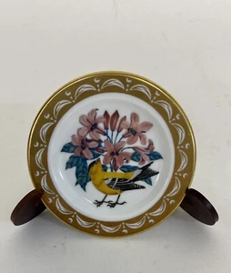 Franklin Porcelain State Birds & Flowers Washington Goldfinch Rhododendron 1979 - Bild 1 von 2