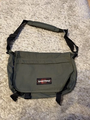 Eastpak Schultertasche oliv - Bild 1 von 4