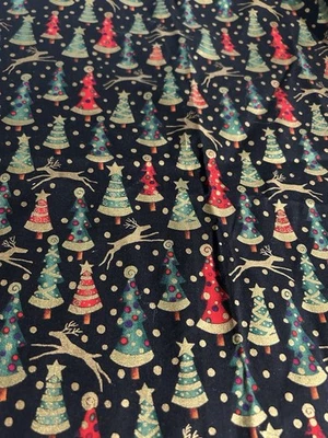 Remanente de tela de Navidad negro brillante 36" x 18" edredón algodón ciervo de vacaciones árbol Foto 1 de 4