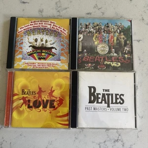 The Beatles CD Collection Mixed Lot Sgt Peppers Mystery Tour, Past Masters, Love - Foto 1 di 2