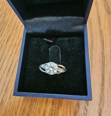 Women's White Gold Cubic Zirconia Ring 9ct - Image 1 of 4