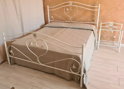 Letto in ferro battuto matrimoniale Cuore bianco decorato oro - Immagine 1 di 4