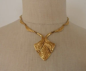Collana girocollo confetti etruschi tono oro T TRIFARI CROWN 15" L vintage anni 80 - Foto 1 di 7