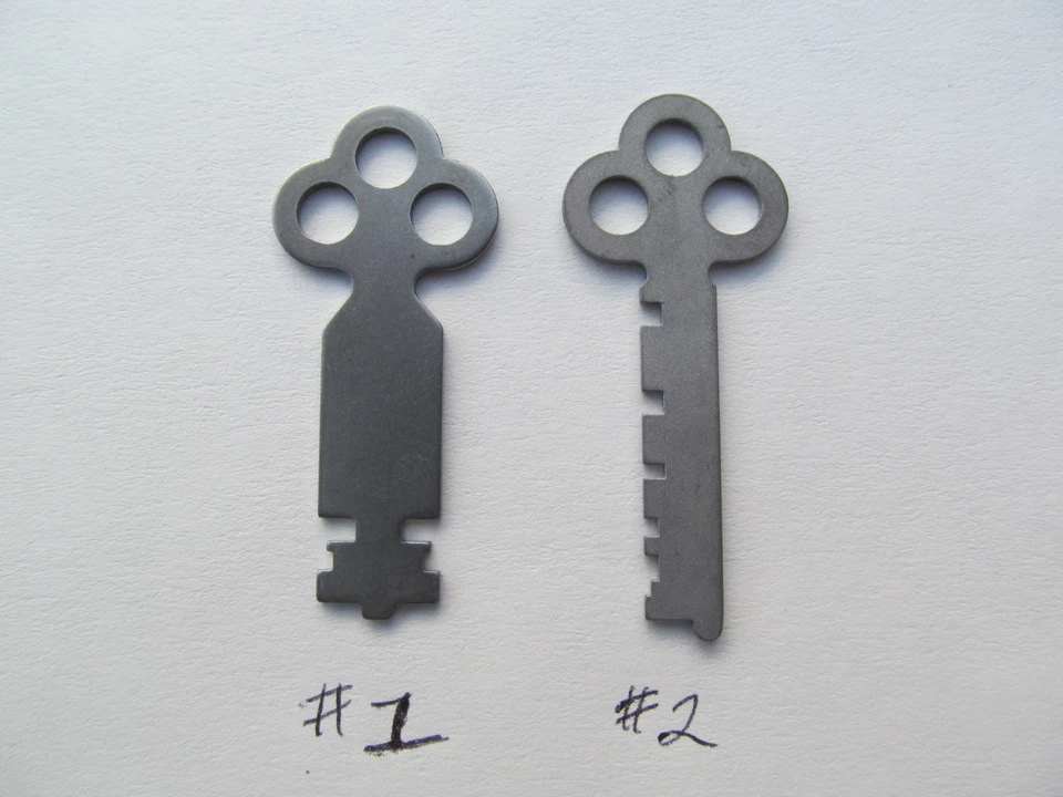 Llaves de caja registradora nacional #1, #2, se adapta a las clases 300 y 700 Foto 1 de 1