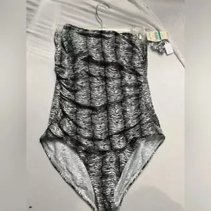1990’s Tommy Bahama Tiger Black/white bathing suit NWT, Tummy Control sz 16 - Picture 1 of 7