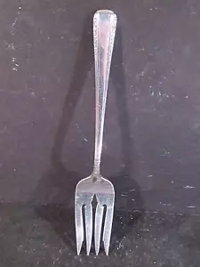 International Sterling COURTSHIP SALAD FORK 6 1/4" 37 grams No Monogram - Picture 1 of 2