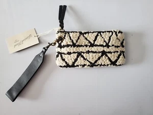 Universal Thread Black/White Shag Wallet Clutch - Purse - Handbag - Picture 1 of 2