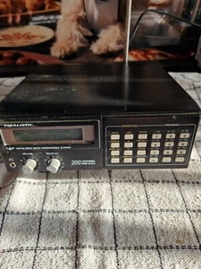 REALISTIC PRO-2022, 200 CHANNEL AM/FM PROGRAMMABLE AIR-BAND / SCANNING RECEIVER - Zdjęcie 1 z 8