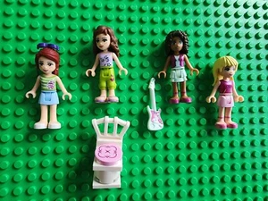 Lego Friends Minifiguren Mädchen Menge 4 Minifiguren - Bild 1 von 6