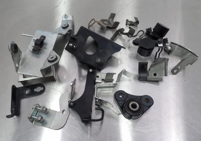 Suportes e ferragens sortidas 07-09 Suzuki Bandit GSF1250S 47410-38G01 - Imagem 1 de 4