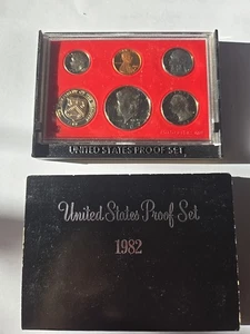 1982 Clad Proof Set U.S. Mint Original Government Packaging OGP 560 - Picture 1 of 3